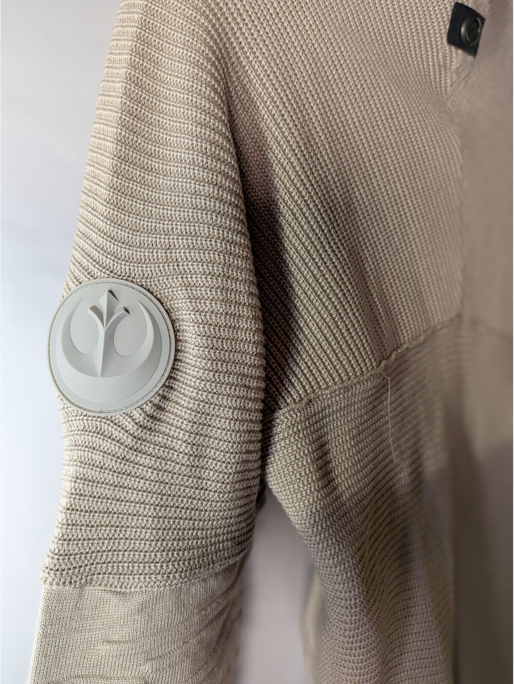 Star Wars Musterbrand Rey of Jakku Beige Knitted Wrap Sweater Women's SMALL - Picture 6 of 7